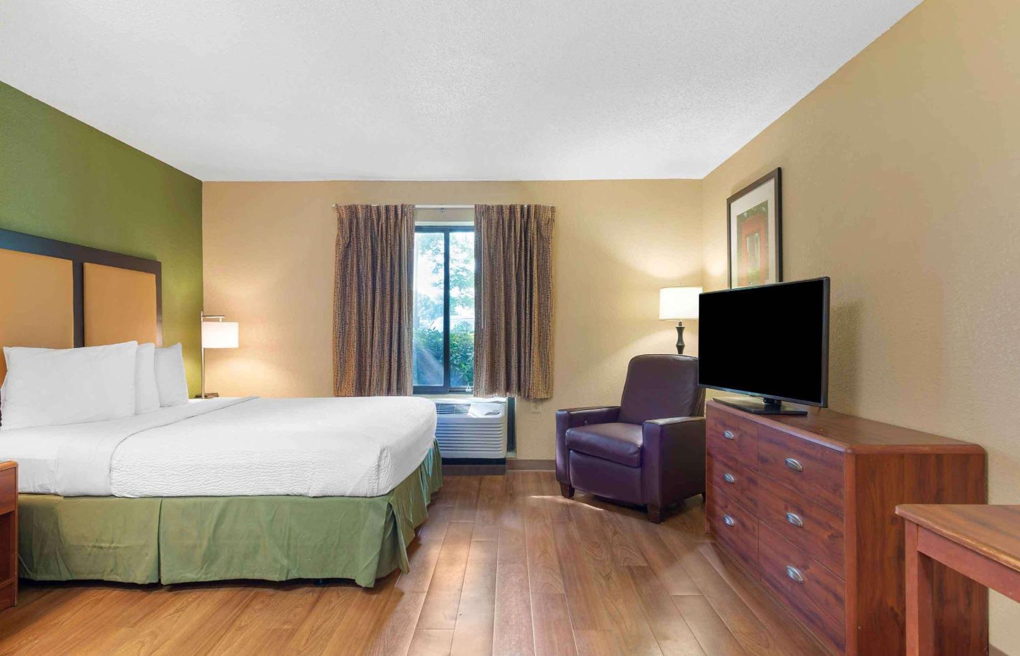 Extended Stay America Select Suites - Atlanta - Kennesaw Chastain Rd Exterior photo